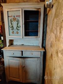 vetrinetta credenza