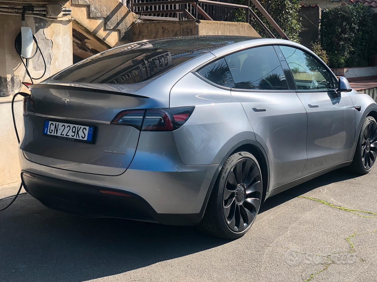 Tesla model Y PERFORMANCE