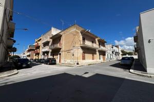 4 LOCALI A MAZARA DEL VALLO