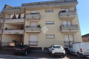 2 LOCALI A LONATE POZZOLO