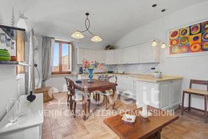 Appartamento di 90 m² con 4 locali a Loreto