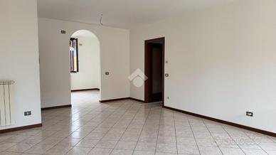 4 LOCALI A VEROLAVECCHIA