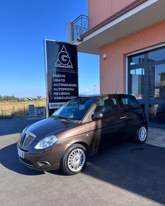 Lancia Ypsilon 1.3 MJT 75 CV Argento