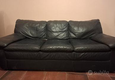 divano in pelle nero 