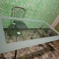 tavolo in vetro e ferro battuto