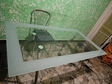 tavolo in vetro e ferro battuto