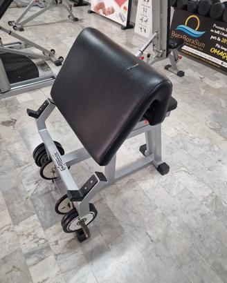 attrezzo professionale palestra bicipiti