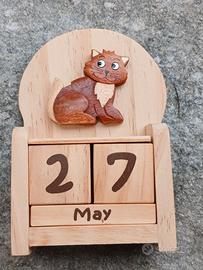 🐱 Calendario in legno con gattino