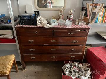 Cassettiera in legno