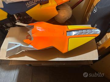 Codino ktm rc8 per r1 2000/2001