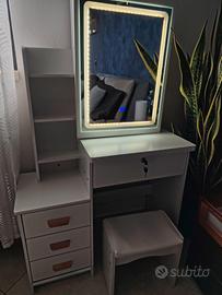 specchiera/postazione trucco 