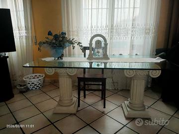 tavolo in cristallo e pietra leccese