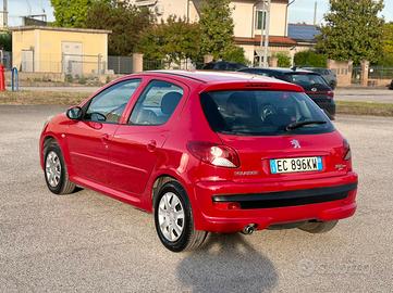 Peugeot 206 Plus 1.1 GPL 2010