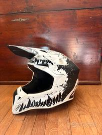 Casco Airoh Bianco e nero cross