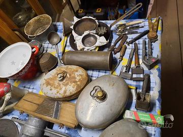collezione di oggetti vecchi cucina