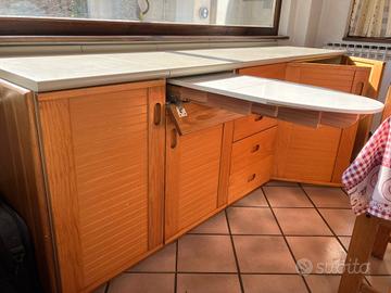 mobili per cucina (solo basi) con antine in legno