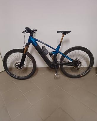 Ebike cube carbonio