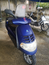 Piaggio hexagon 125