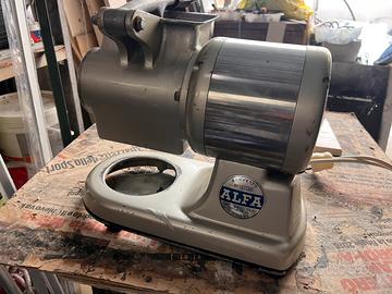 Trita  formaggio  industriale alfa (made in italy)