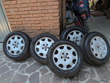 Pneumatici 205/60 R15 con cerchi in lega Audi