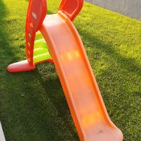 Scivolo e sabbiera per bambini