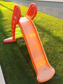 Scivolo e sabbiera per bambini