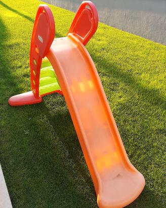 Scivolo e sabbiera per bambini