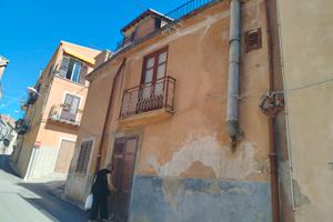 Casa singola a 50 mt dalla piazza principale