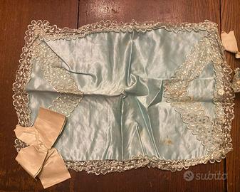 Antico corredo neonato ricamo cuscino cuffietta