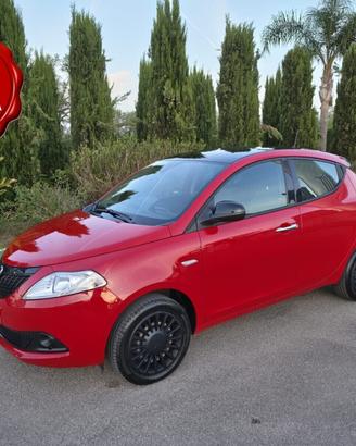 Lancia Ypsilon 1.0 FireFly 5 porte S&S Hybrid Silv