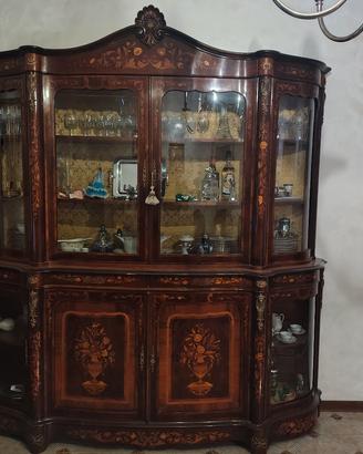 sala da pranzo stile classico