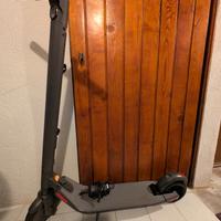 monopattino Ninebot Segway KickScooter