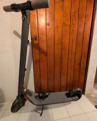 monopattino Ninebot Segway KickScooter