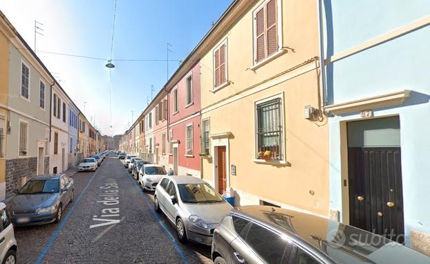 Monolocale ad.via della salute con balcone