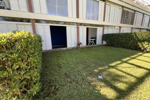 Ampio bilocale con veranda-giardinetto-uso piscina