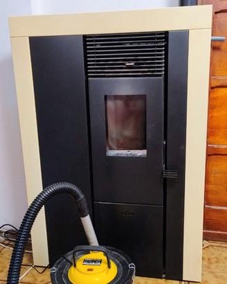 Stufa a pellet Elledi modello Flatty (piatta)