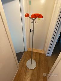 Porta abiti Kartell, modello Alta Tensione, rosso