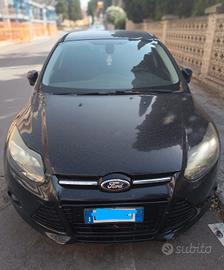 Ford Focus 1.6 Benz/gpl