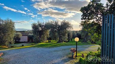 Rustico / Casale di 129 m² con 3 locali e box auto