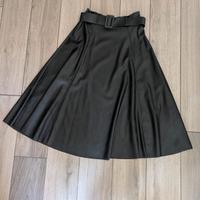 Gonna nuova in ecopelle di talco.