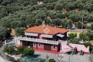 VILLA SINGOLA A CIVEZZA