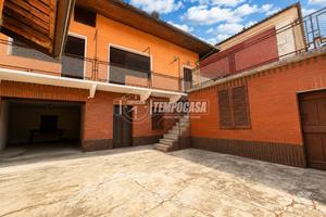 SOLUZIONE INDIPENDENTE CON CORTILE PRIVATO NEL CUO
