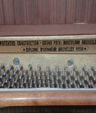 Pianoforte Verticale PETROF
