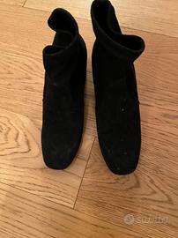 Stivaletti scamosciati