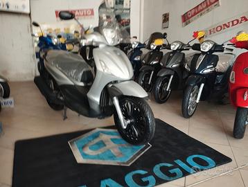 COME NUOVO BEVERLY 300 SPORTABS FUL +ANTIF +GARANZ