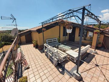 Mansarda/Loft trivani, arredata di tutto, con v