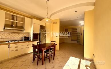 Corticella - Ampio cinque locali ristrutturato con