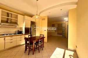 Corticella - Ampio cinque locali ristrutturato con