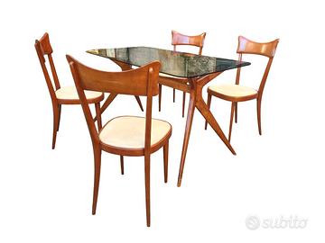 Tavolo di Modernariato anni 60 