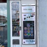 Distributore e frigo automatico di bevande snack